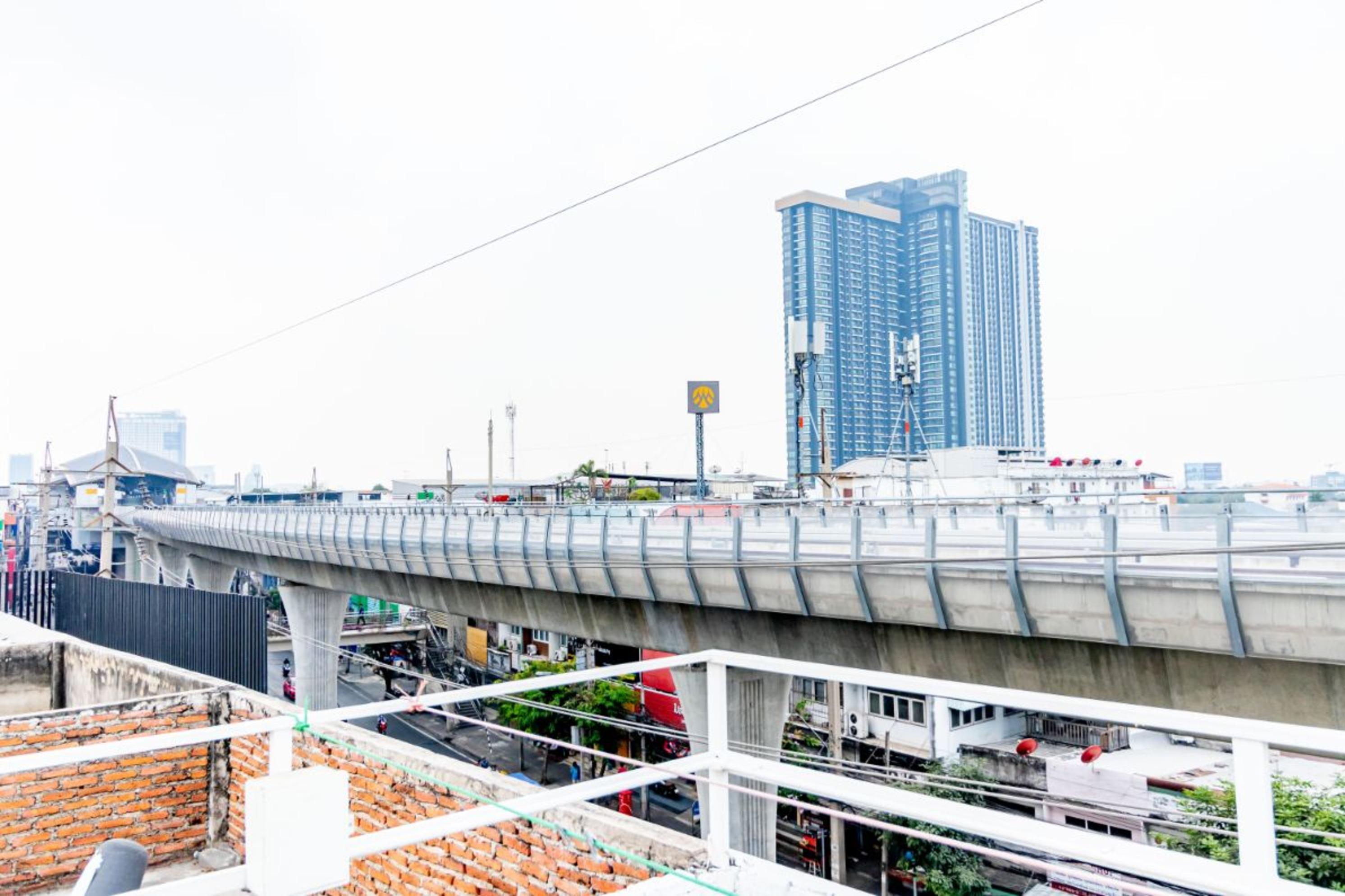 Ze Residence Bang Aor Station Bangkok Esterno foto